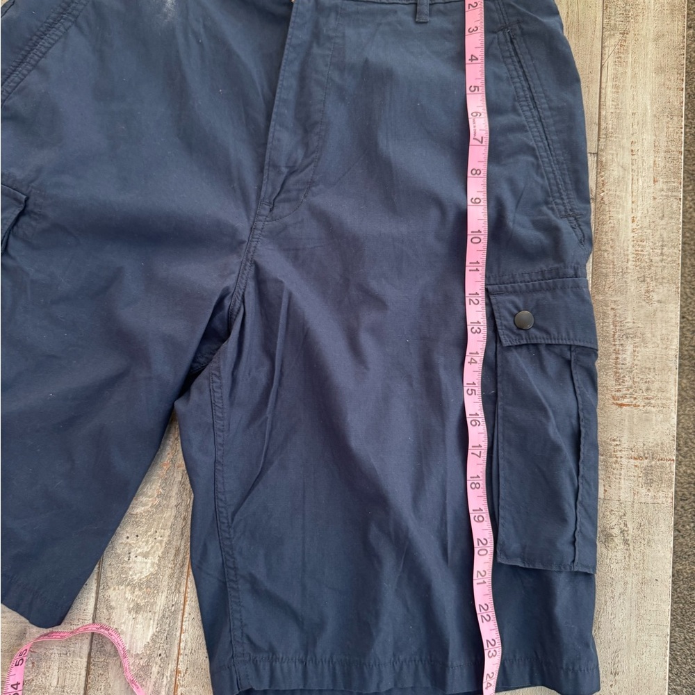 Levi's Women’s Dark Navy Cargo Shorts for Men - Picture 7 of 7